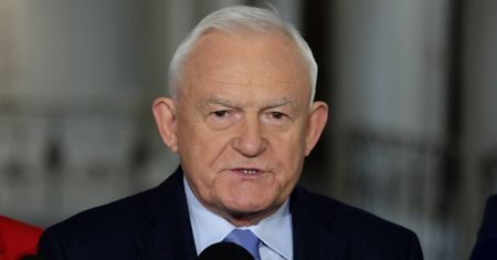 Jacek Czaputowicz odchodzi z MSZ. Leszek Miller: złożył dymisję z tego samego powodu, co Łukasz Szumowski