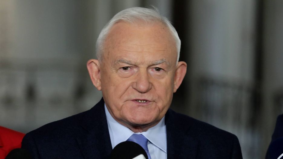 Jacek Czaputowicz rezygnuje z funkcji szefa MSZ. Zdaniem Leszka Millera wolał uprzedzić decyzję premiera