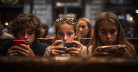 Hiszpania mówi "dość" TikTokowi i Instagramowi – zakaz mediów społecznościowych dla dzieci poniżej 16 lat