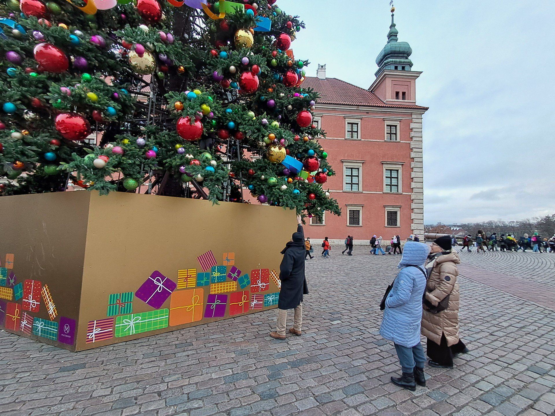 Choinka i świecidełka