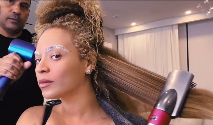Tak wygląda Beyoncé w naturalnych włosach