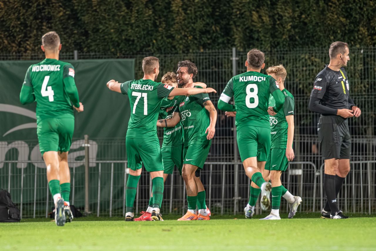 Zieloni nie zwalniają tempa. Warta Poznań z kolejnym zwycięstwem po emocjonującym meczu z KKS Kalisz