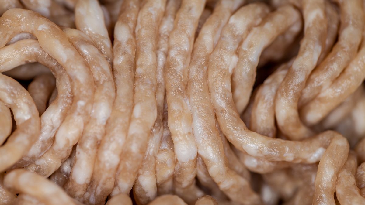 Zbliżenie na mielone mięso wieprzowo-wołowe