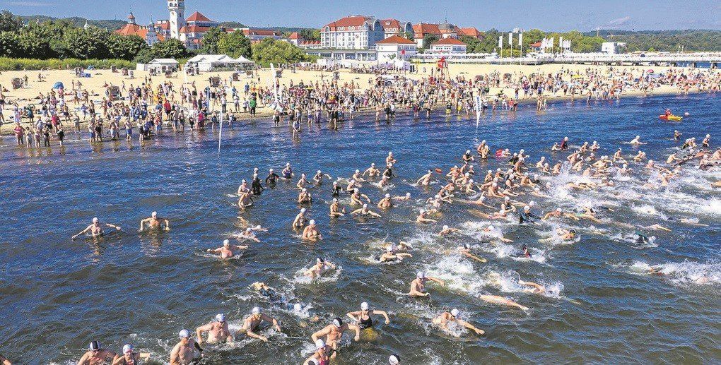 Wyścig pływacki dookoła mola im. Jacka Starościaka w Sopocie ma 25 lat tradycji i wielu sympatyków