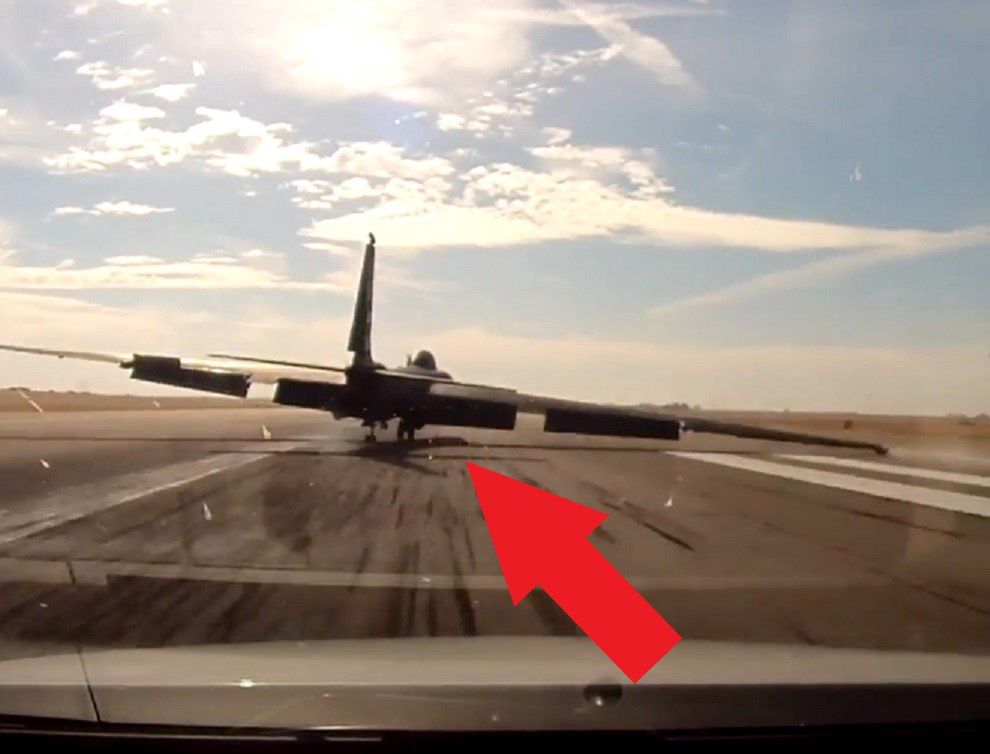 Tak wygląda lądowanie samolotów szpiegowskich U-2 z bliska [Wideo]