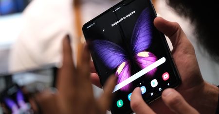 Samsung Galaxy Fold. Składany wyświetlacz nie będzie wyzwaniem dla "setek" aplikacji