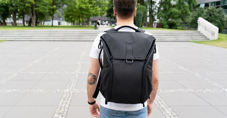 Czarny Peak Design Everyday Backpack 30l już jest. Dotarł do nas przed premierą