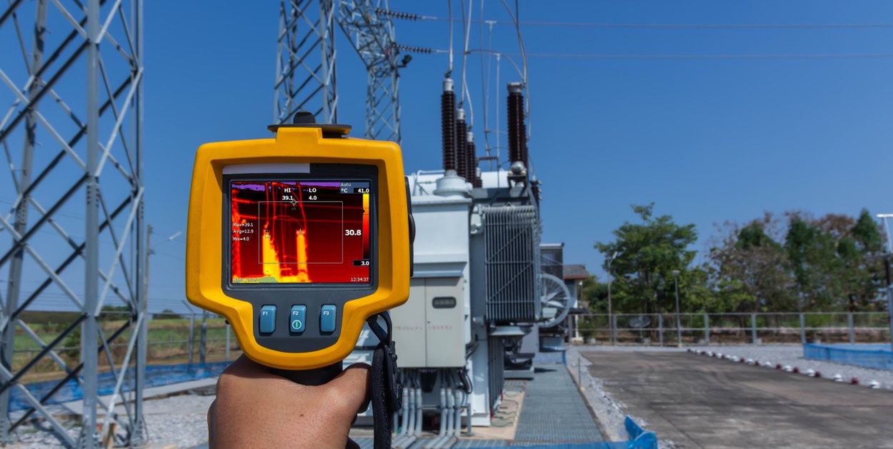 Poznaj zaawansowane funkcje nowoczesnych pirometrów przemysłowych