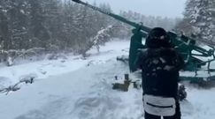 Rosjanie ostrzeliwują góry. Pokazali nagranie z przeprowadzenia kontrolowanej lawiny