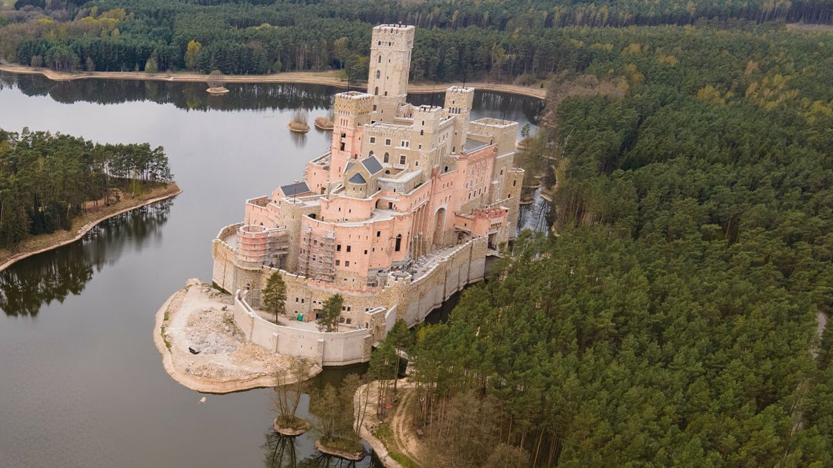 Zamek w Stobnicy30.04.2022 Stobnica,  budowa zamku w Puszczy Noteckiej Fot Tomasz Jastrzebowski/REPORTERTomasz Jastrzebowski/REPORTER
