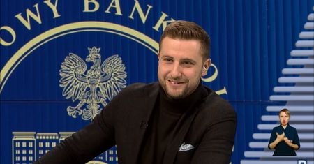 Kłeczek się odpalił. Mówił o wykręcaniu palców i podduszeniu