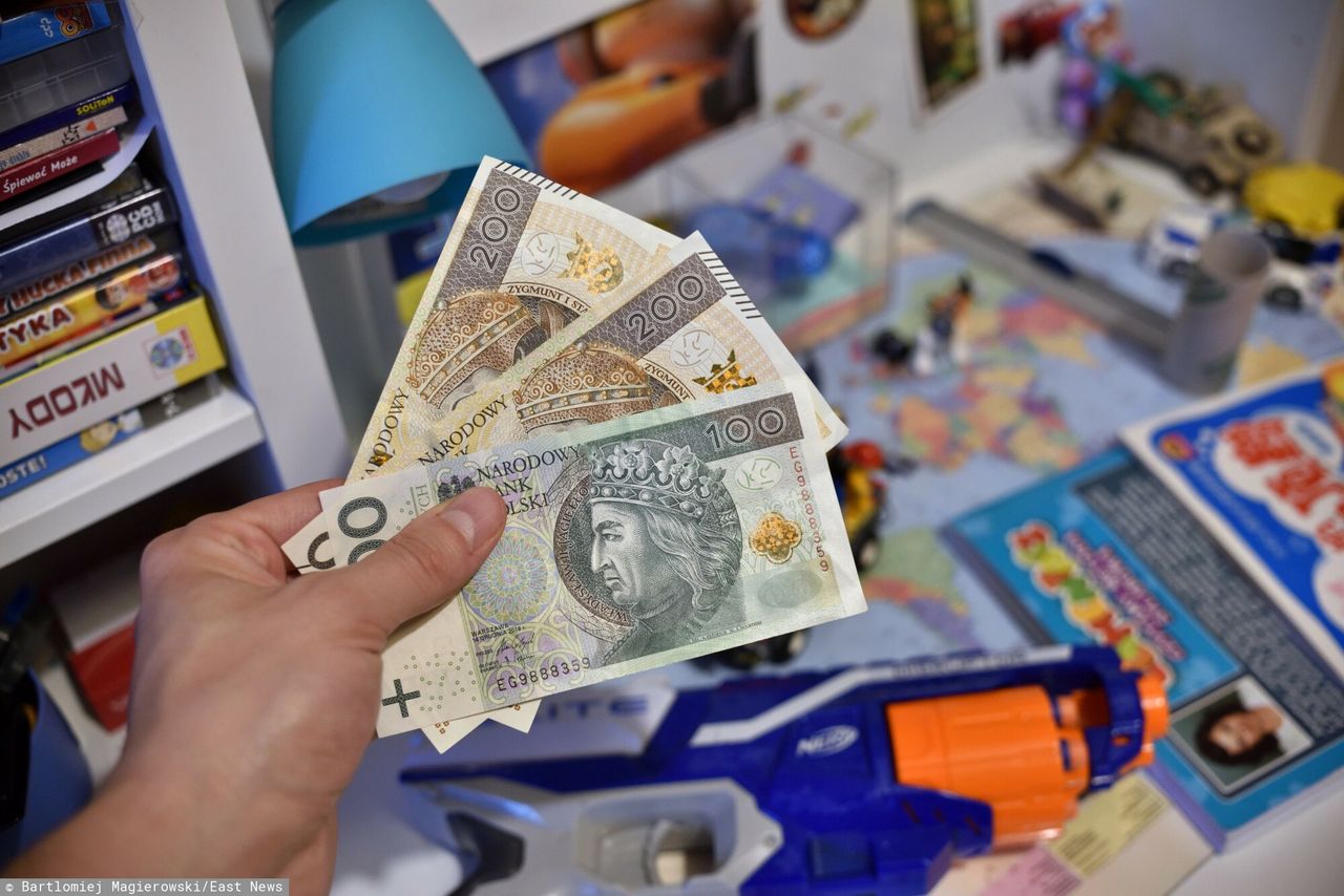 Tysiące dzieci bez 800 plus. Rząd zmienił zasady