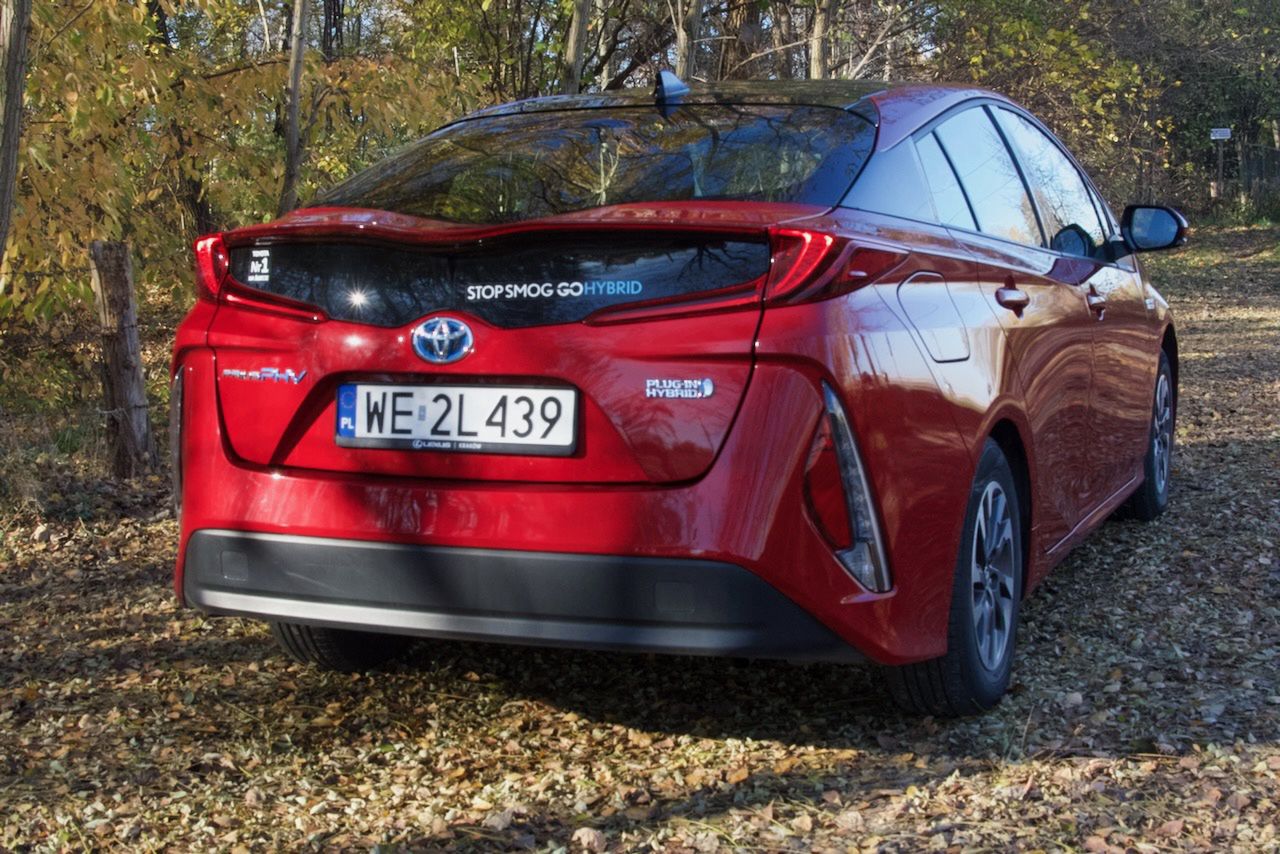 Toyota Prius PHV