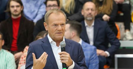 Ambitna deklaracja Tuska. "W ciągu 100 dni wszystko będzie wyczyszczone"