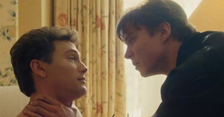 Nowe true crime Netfliksa. Widzowie wściekli za scenę pocałunku