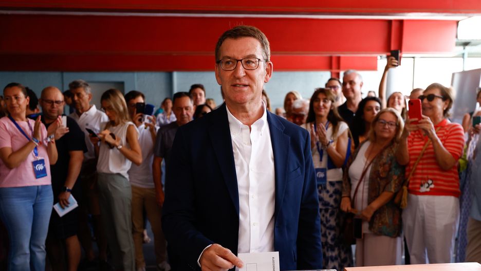 Przewodniczący hiszpańskiej centroprawicowej Partii Ludowej Aberto Nunez Feijoo