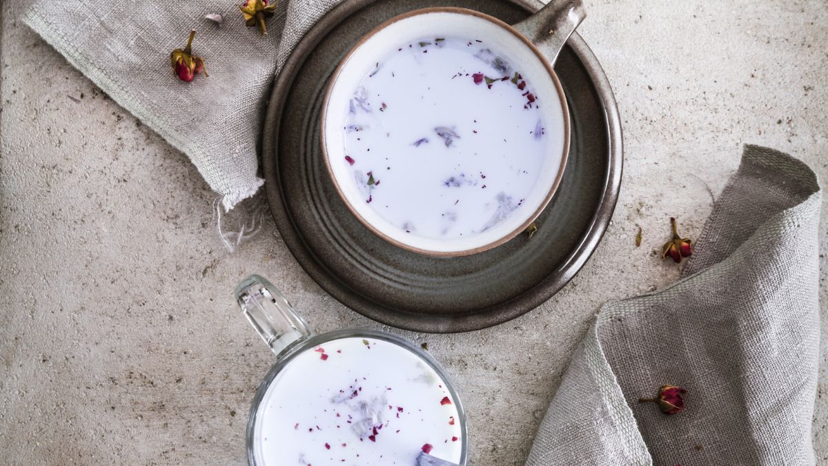 Mleko księżycowe pomoże ci zasnąć.