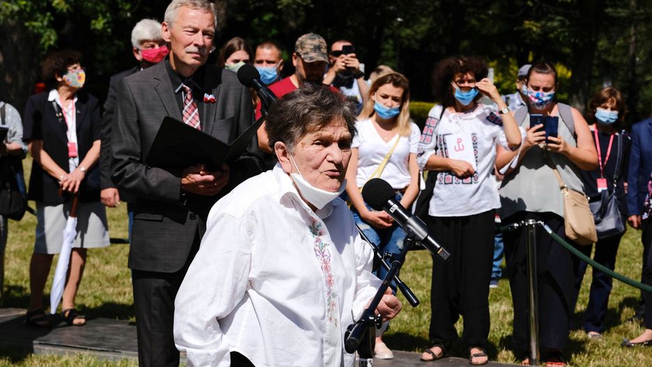 Powstanie Warszawskie. Wanda Traczyk-Stawska przemawia na Woli 