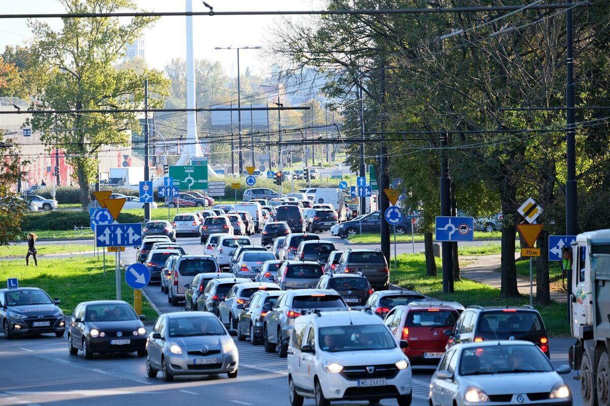 Kierowcy tkwią w korkach, ale miasto nie zamierza nic z tym robić