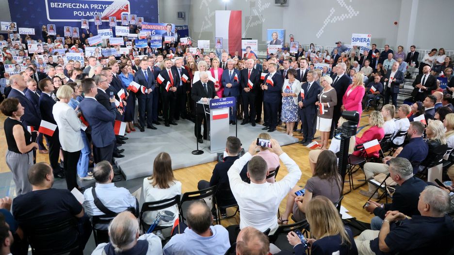 Konwencja wojew�dzka PiS w Pruszkowie
Fot. Wojciech Olkusnik/East News, Pruszkow (woj. mazowieckie), 27.09.2023.  Konwencja wojew�dzka Prawa i Sprawiedliwosci w hali sportowej w Pruszkowie.
N/z: Jaroslaw Kaczynski
Wojciech Olkusnik