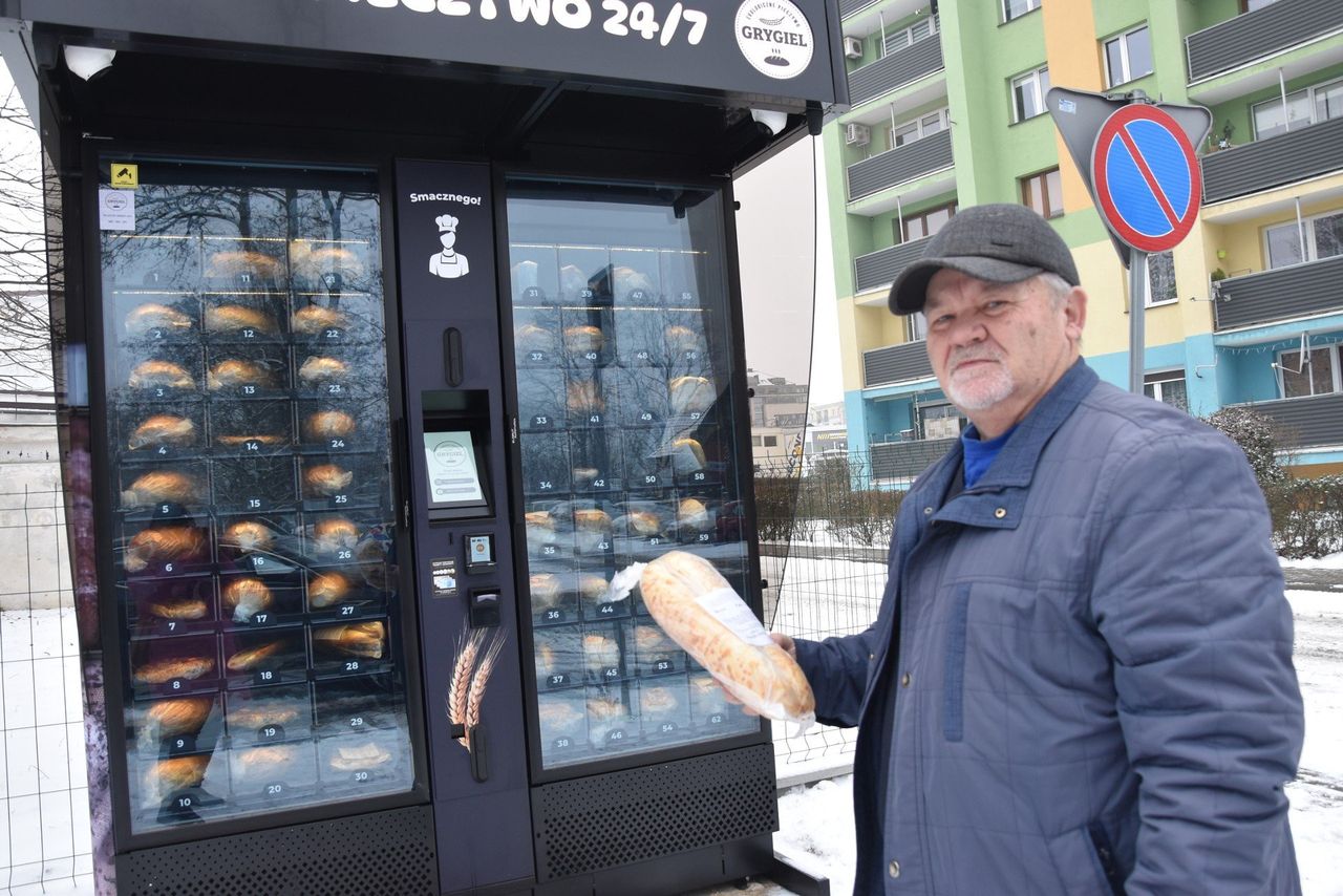 Głogów: Stanął pierwszy chlebomat. Oprócz chleba kupisz bułki, drożdżówki a nawet pączki