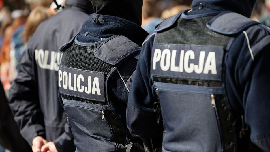 DAREK11
polska, policja, niebieski, mundur, miasto, zabezpieczenie, policjant, funkcjonariusz, glina, w czapce, kamizelka, policyjna, patrol, zdarzenie, incydent, wypadek, akcja, interwencja, marsz, ludzie, radiostacja, radio, antena, napis, znak, symbol, prawo, wroclaw, policjanci, koszula, kurtka, pomoc, mandat, kara