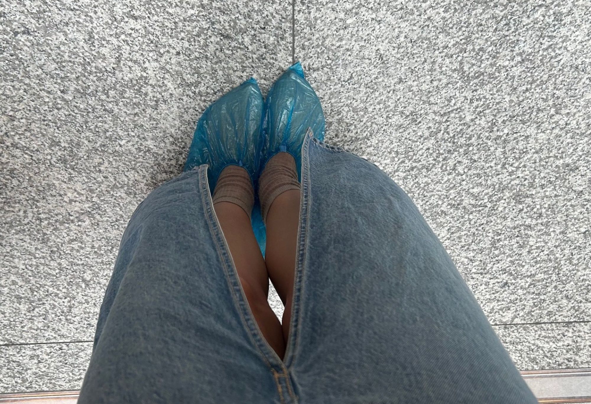 Buty za kostkę to nie najlepszy pomysł na podróż samolotem