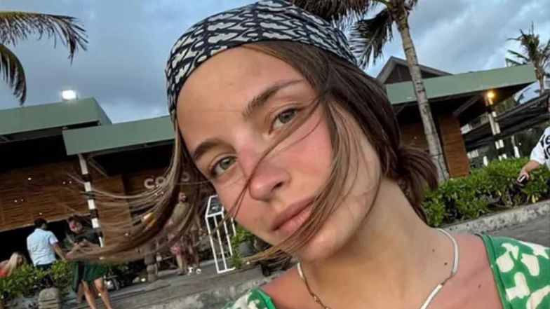 Julia Wieniawa pozuje w bikini 