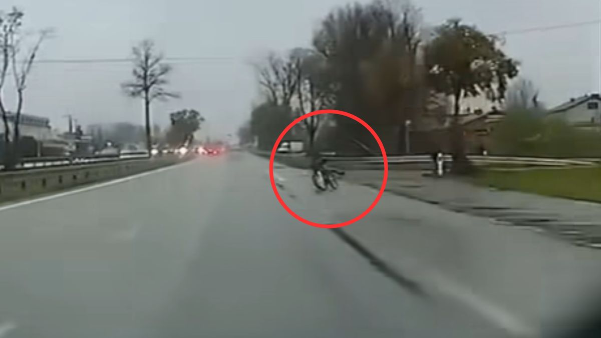 Nagle wyjechał rowerzysta. Dramatyczne zdarzenie.