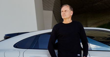Pracownicy Porsche dostali gigantyczną premię. Szef zachęca do oddania jej na walkę z wirusem