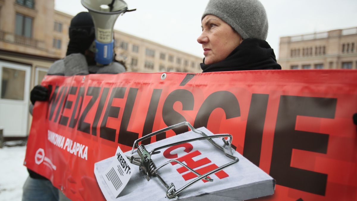 manifestacja
Warszawa, 13.01.2017. Protest frankowicz�w - os�b poszkodowanych przez banki - przed Ministerstwem Finans�w, 13 bm. (ls/awol) PAP/Leszek Szyma�ski
Leszek Szyma�ski
banki, bankowe bezprawie, franki, frankowicze, kredyty, MINISTERSTWO FINANS�W, pikieta, poszkodowani, protest, przez banki, ruch spo�eczny, STOP BANKOWEMU BEZPRAWIU, stowarzyszenie