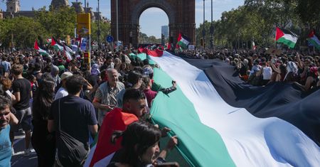 Masowa demonstracja. Tysiące osób w Barcelonie przeciwko Izraelowi