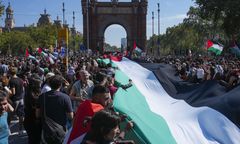 Masowa demonstracja. Tysiące osób w Barcelonie przeciwko Izraelowi