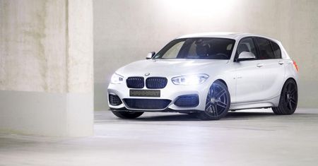 BMW M140i Manhart o mocy 435 KM to świetna alternatywa dla seryjnych hatchbacków
