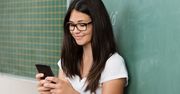 Taki smartfon powinien mieć każdy uczeń - zobacz najpopularniejsze modele na czas powrotu do szkoły.