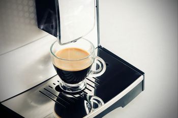 Oszukane ekspresy do kawy. Dostali 10 mln zł kary. Sąd zdecydował