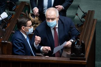 Premier o "podatku Sasina": Europa zachęca do opodatkowania nadmiarowych zysków