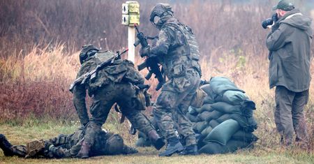 Polacy popierają większe wydatki na obronność