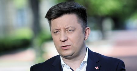 Polacy nie chcą się szczepić na COVID. "Macie jakieś sugestie?". Dworczyk pyta internautów