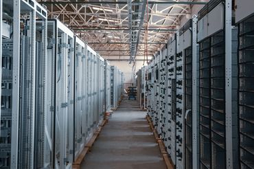 centrum danych pochłania wodę i energię oraz generuje odpady