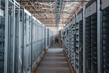 centrum danych pochłania wodę i energię oraz generuje odpady