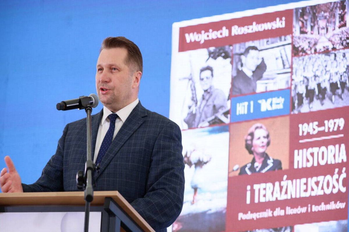 Zrzutka na pozew Czarnka przeszła najśmielsze oczekiwania. Zebrano 1100 proc. normy