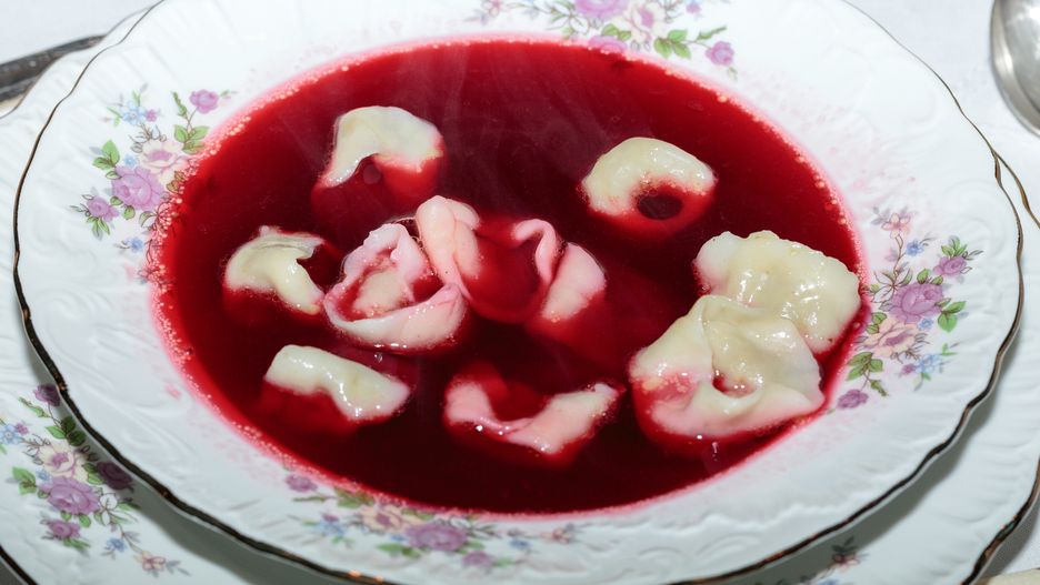 Barszcz czerwony to obowiązkowa pozycja w wigilijnym menu