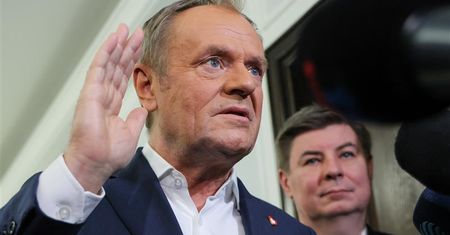 Tusk o ekshumacjach polskich ofiar UPA. "Przełom", jest decyzja