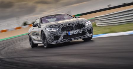 BMW M8 na ostatniej prostej przed produkcją. Znamy moc silnika