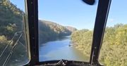 Tak unikają radarów Rosjan. Ukraiński Mi-8 prawie dotyka wody