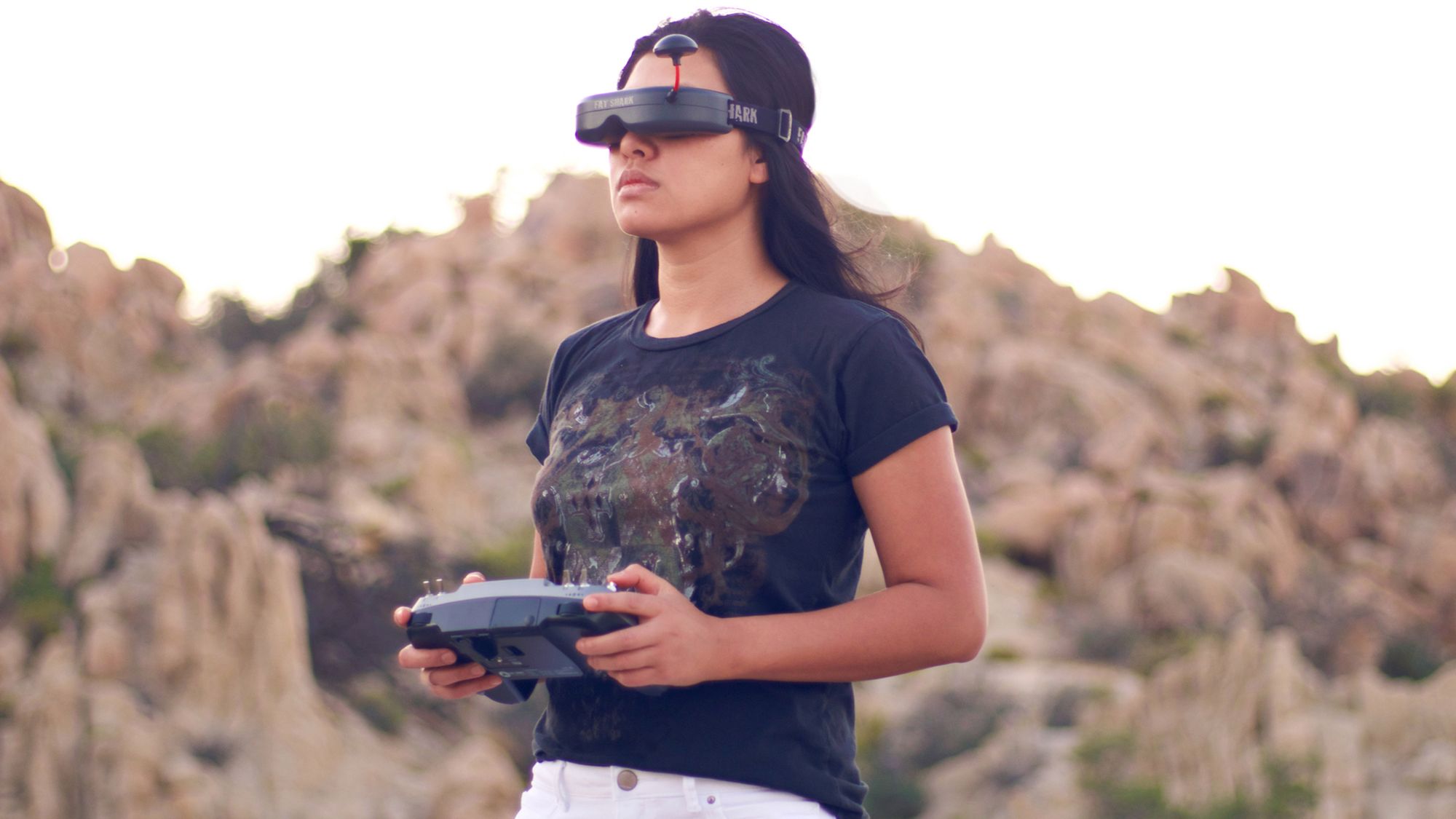 Tanky: niewielki dron FPV rozwijający prędkość 160 km/h 8