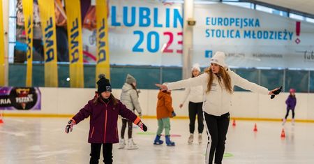 Zimowy PGE Narodowy w Lublinie, czyli weekend na łyżwach. Zimowe miasteczko zawita na lodowisko Icemania