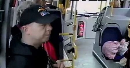 Napaść seksualna w autobusie. 14-latka przeżyła koszmar