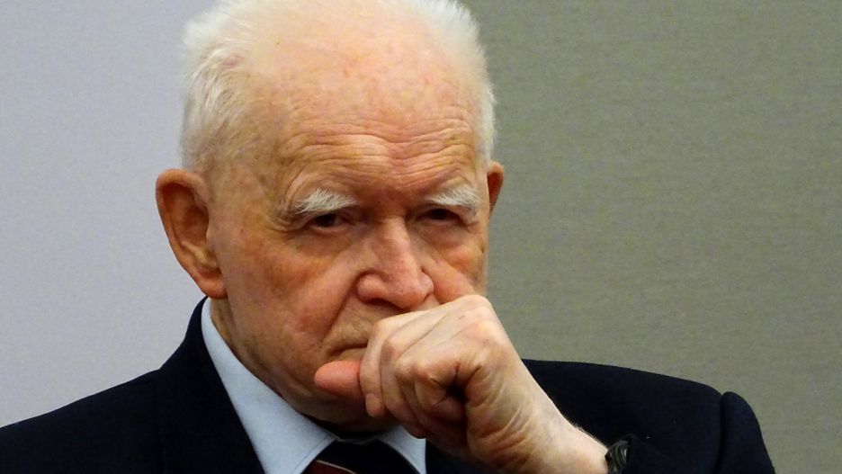 Prof. Adam Strzembosz: politycy nie mogą zmuszać ludzi do świętości